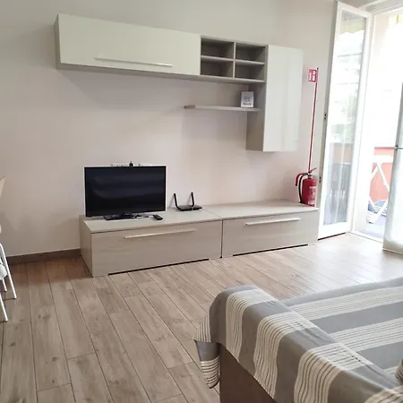 Gloria House 아파트 *