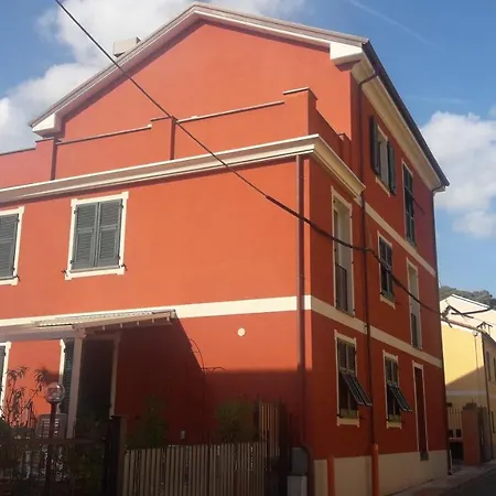 Gloria House